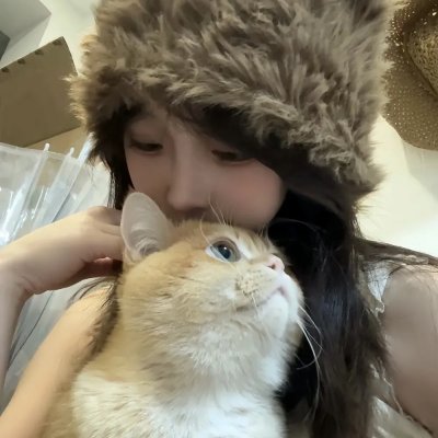 桃花含露又春风